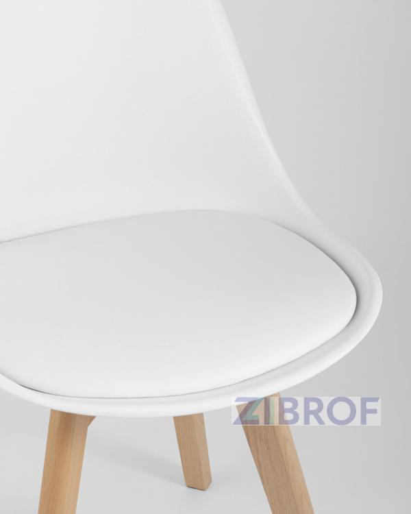 Eames DST, диаметр стола 80 см, 3 стула Frankfurt белые