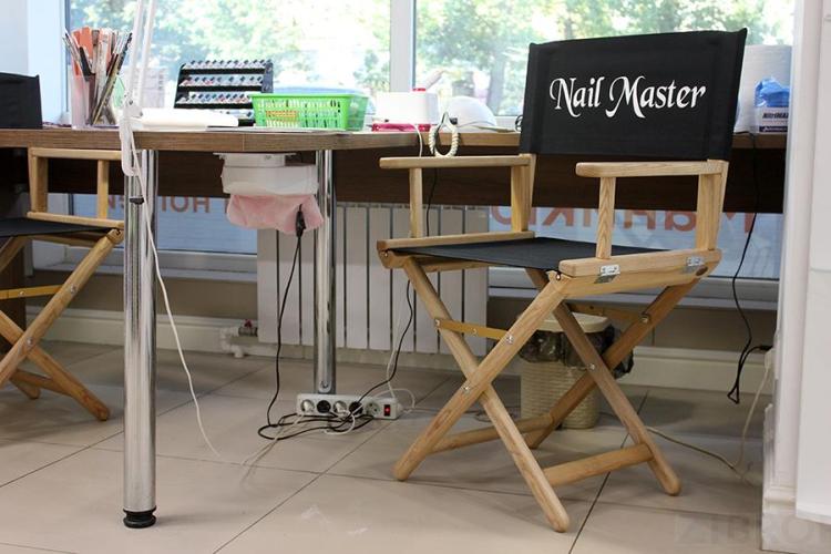 NAIL MASTER CHAIR