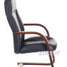 офисное Бюрократ T-9923WALNUT-AV/BL на полозьях низкая спинка черный обивка кожа каркас металл